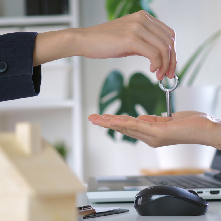 What Are Medium Term Rentals? How Landlords Can Profit